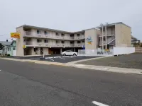 Bay Breeze Motel - Strand