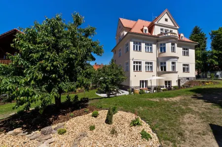 Boutique Hotel Villa Beatika Отели рядом с достопримечательностью «[P] Parkoviště P5 - Autobusové nádraží»