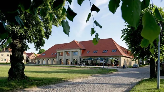 Remise & Westflügel Schloss Stolpe