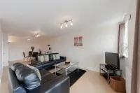 Roomspace -The Courtyard Penthouse - parking