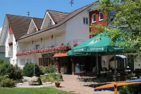 Landhotel Zur Linde Hotels near Aach
