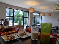 Patio de Violette - breakfast