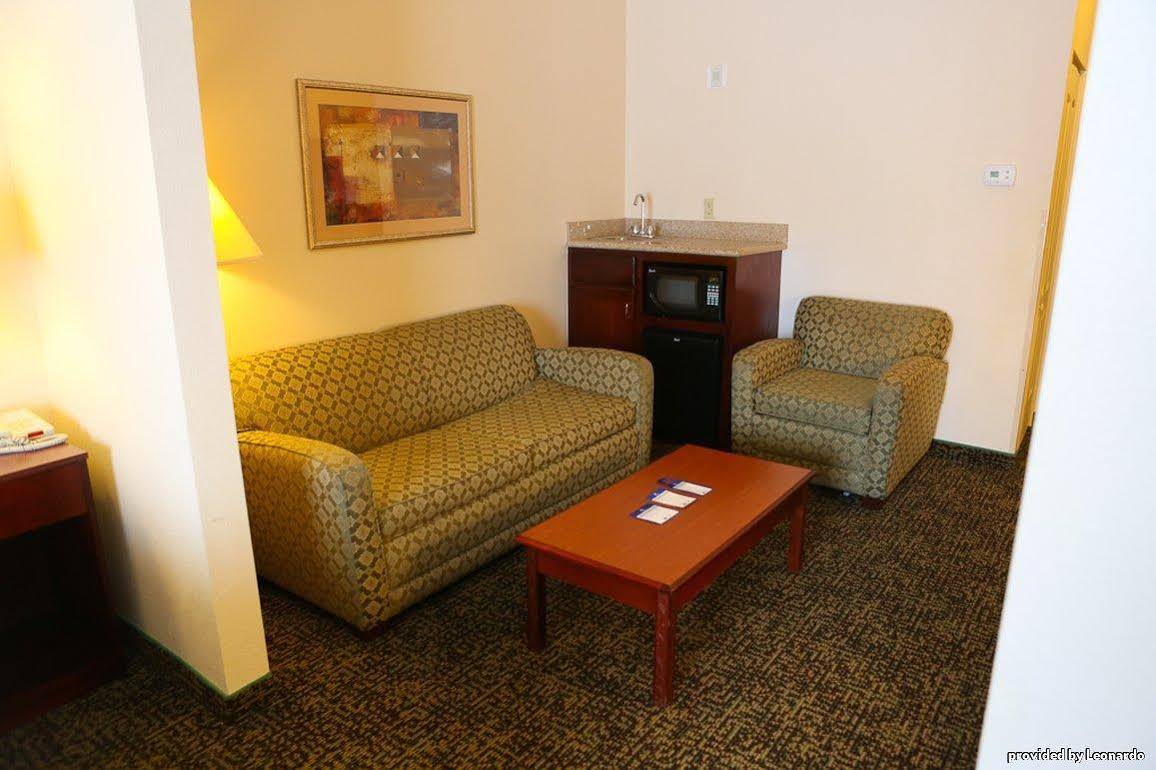 Country Inn & Suites by Radisson, Midway, FL