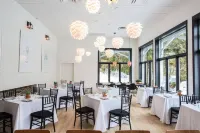 Shadow Lawn Inn Hotels in Kings County