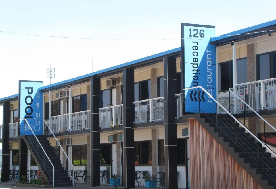 Top of the Town Motor Inn - Housity