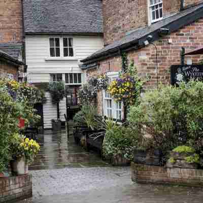 Wykeham Arms Hotel Exterior