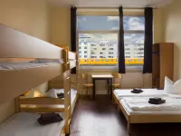 Acama Hotel & Hostel Kreuzberg Hotels near Alsancak Simit SarayI