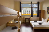 Acama Hotel & Hostel Kreuzberg - parcheggio