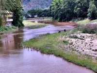 River Bank Resort Hoteles en Mae Sariang