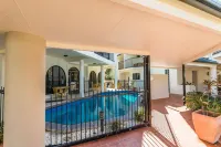 Villa Capri Motel - parking