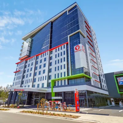 Travelodge Hotel Sydney Airport Hotels near Mascot