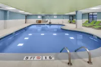 Holiday Inn Express & Suites PROVIDENCE-WOONSOCKET by IHG - Swimmingpools