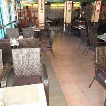 Al Bustan Dining/Meeting Rooms