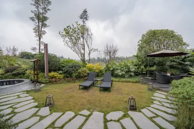 Liangjiang Holiday Hot Spring Water World Hot Spring Bieyuan Hotel in zona CPC Chongqing Shuangqiao District Committee Party School