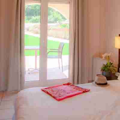 Les Pins Blancs en Provence Rooms