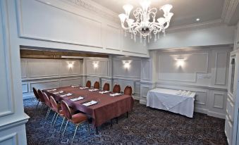 The George Hotel