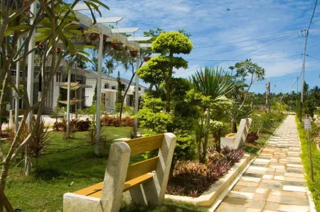 Golden Hawaii Villa Singkawang Отели в г. Sedau