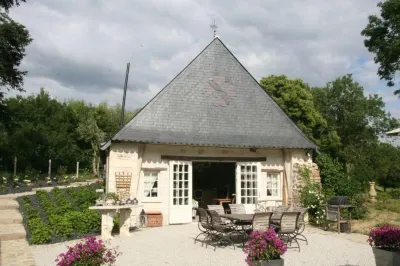 Le Mouton Hotels in Saint-Georges-des-Sept-Voies