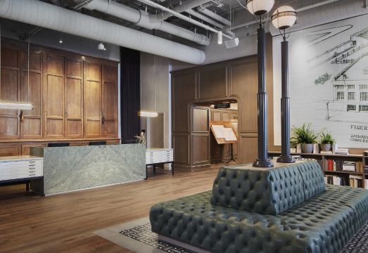 2. 호텔 재커리 시..