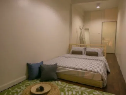 เจดีย์วิวโฮสเทลแอนด์รูฟท็อปบาร์ โรงแรมในอำเภอเมืองเพชรบุรี