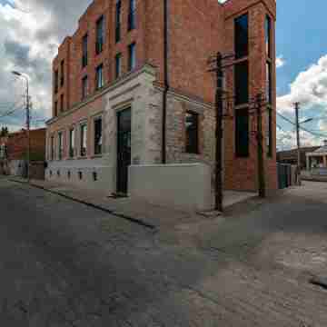 Solomon Hotel Exterior