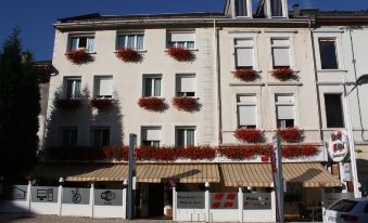 Savoy Hotel & Restaurant - Housity