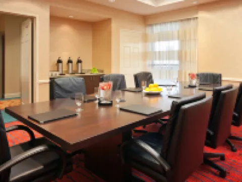 โรงแรม Sonesta ES Suites ที่ San Antonio Downtown Alamo Plaza โรงแรมในซานอันโตนิโอ