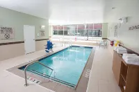 SpringHill Suites Bloomington - Pools