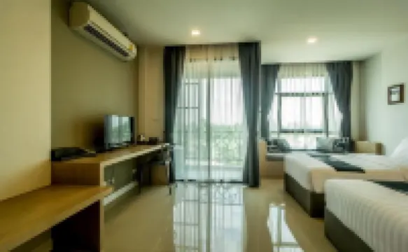 โรงแรม ทริปเปิ้ลซี