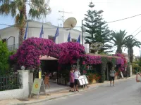 Harry's Bar & Apartments Ξενοδοχεία στην πόλη Θινάλι
