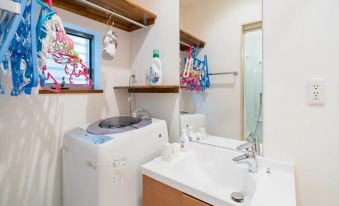 D222：Shinjuku Area! 3 Bedroom, WiFi, 4 Min from Jr Line