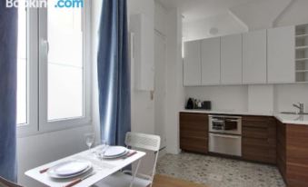Pick a Flat's Apartment in Montmartre - Rue des Martyrs Studio