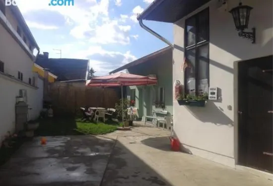 斯拉特納格勒達旅舍