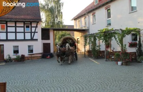 胡德斯瓦爾德彩虹屋酒店