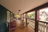Auberge Knowlton Hotels in Sutton