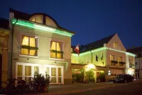 Hotel Villa Classica Hotels near Esterhazy Castle