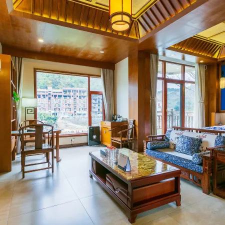 BamabainiaozhuangHotel