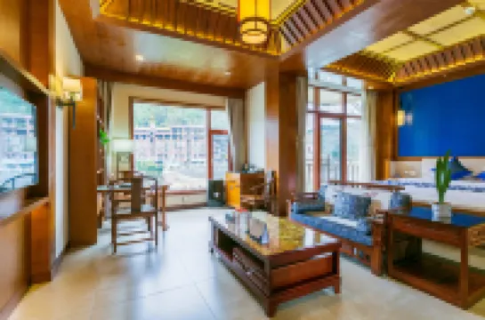 BamabainiaozhuangHotel