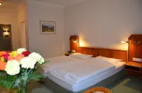 豪斯公園飯店 巴特洪堡住宿飯店