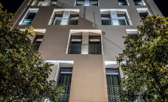 Urban Nest - Suites & Apartments