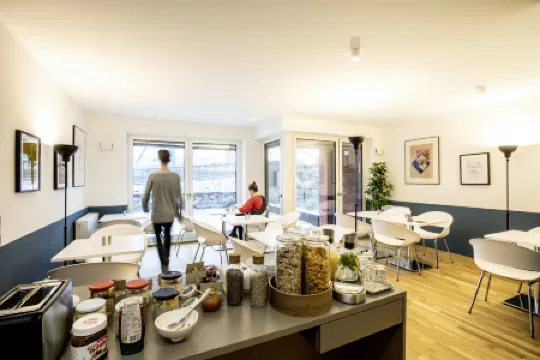 The Flag Oskar M. Отели рядом с достопримечательностью «Цайль»