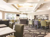 La Quinta Inn & Suites by Wyndham Shreveport Airport - Morgenmad
