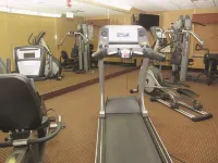 勞頓西爾堡拉昆塔溫德姆套房飯店 - 健身房