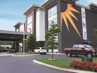 La Quinta Inn & Suites by Wyndham Chattanooga - Lookout Mtn Hotels near Ruby Falls