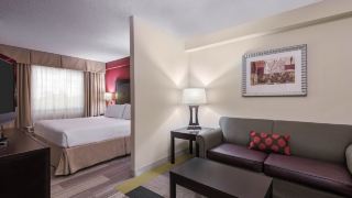 holiday-inn-express-and-suites-kendall-east-miami-an-ihg-hotel