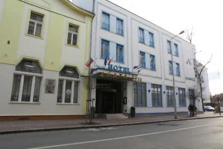Hotel Zlata Stika Отели в г. Пардубице