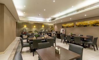 Homeinn Plus Hotel (Suzhou North High-speed Railway Station Weitang)