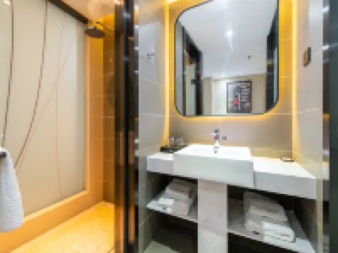 HuaTing Hotel(Guyuan City Government Store) Hotel di Guyuan