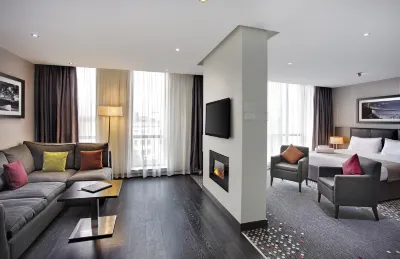 Holiday Inn Bristol City Centre Hotels near Badminton School