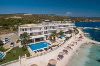 Hotel Perla Hotels near Plaža Burina Garbina - Novo Zečevo